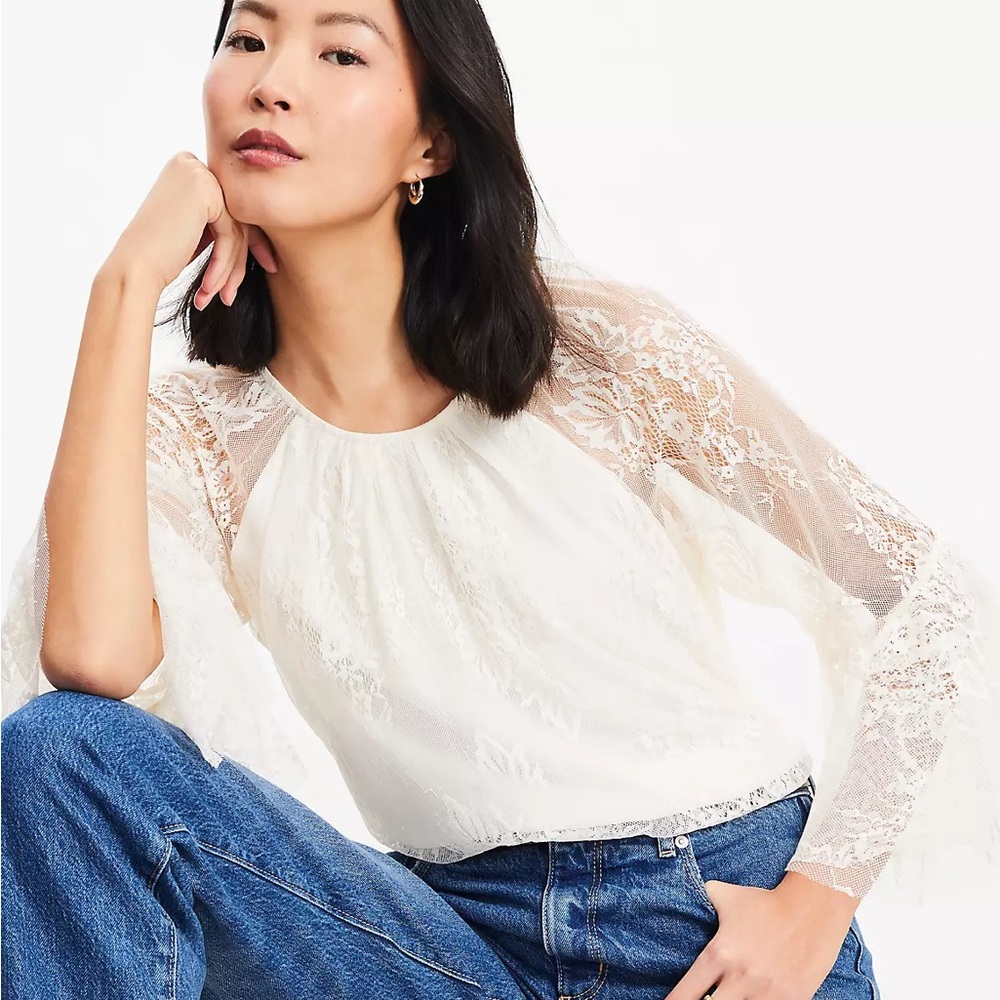 LOFT Petite Chantilly Lace Flare Sleeve Blouse in Popcorn